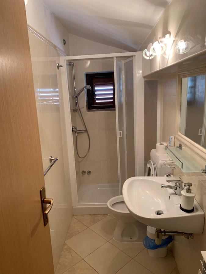 Vila Albatros Bed and Breakfast Rovinj Buitenkant foto